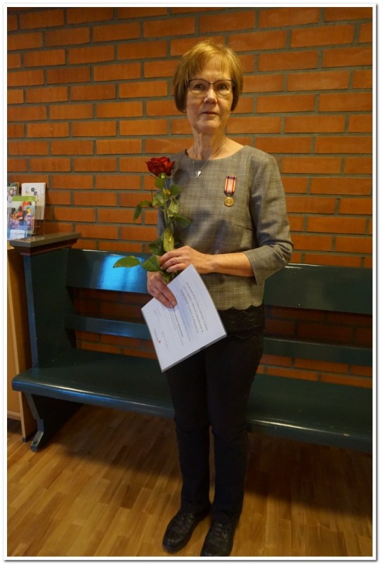 Osastomme 70-v. juhlakokouksessa 26.11.2020  Anna-Leena Seitsonen vastaanotti pronssisen ansiomitalin.